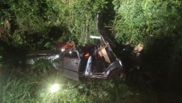 Saída de pista seguida de capotamento na SC-480 deixa feridos em Xanxerê