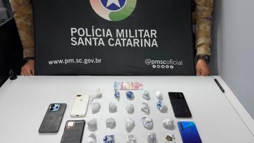Polícia Militar apreende drogas e conduz envolvidos por tráfico em Xanxerê