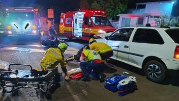 Colisão frontal entre carro e moto deixa dois feridos em Chapecó