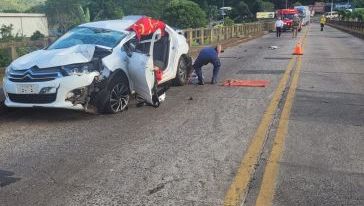 Colisão traseira deixa mulher ferida na SC-480 em Chapecó