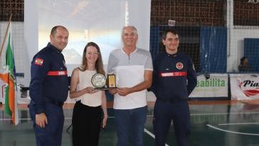 AMAI é homenageada durante solenidade dos Bombeiros em Xaxim