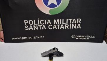 Homem é detido após disparos de arma de fogo e fuga da polícia em Chapecó