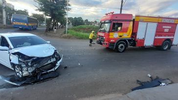 Colisão entre carro e van deixa três feridos em Xaxim