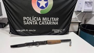 Homem é preso por porte de arma com numeração suprimida e ameaça 