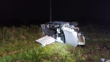 Colisão seguida de capotamento deixa dois feridos na BR-153 em Água Doce