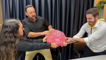 VÍDEO: Quando se trata de uma Anjos Della Pizza, a disputa pelo último pedaço é sempre acirrada!