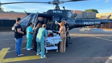 Bebê com queimaduras graves é transferido de helicóptero para hospital de Chapecó