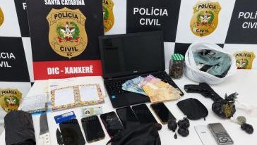 Jovem de 18 anos é presa por tráfico de drogas em Faxinal dos Guedes