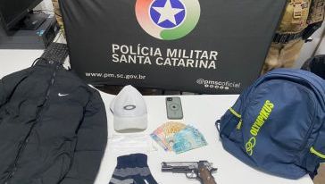 Homem suspeito de série de roubos a comércios é preso pela Polícia Militar em Chapecó