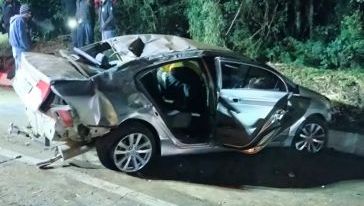 Motorista fica ferido após saída de pista na BR-282 em Ponte Serrada