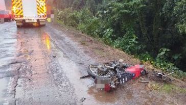 Motociclista morre após colisão com carro na BR-282 no Oeste