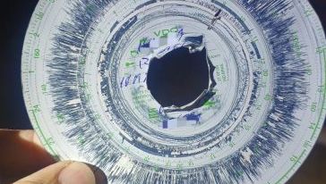 Caminhoneiro é autuado com disco de tacógrafo vencido há mais de um ano e meio em SC