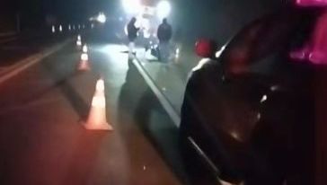 O motociclista foi atropelado por uma carreta com placas de Guaraciaba (Foto: Novais/PRF)