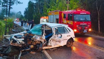 Colisão frontal entre dois carros deixa feridos na SC-161, no Oeste