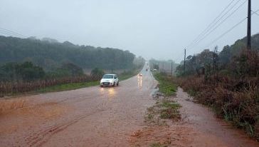 Defesa Civil alerta motoristas para trecho da SC-480 em Xanxerê após fortes chuvas