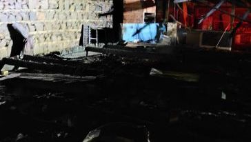 Incêndio destrói residência desocupada durante a madrugada em Chapecó