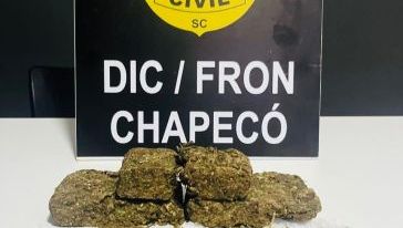 Homem é preso suspeito de tráfico de drogas em Chapecó