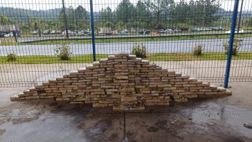 PF apreende mais de 500 quilos de cocaína e prende duas pessoas em SC e SP