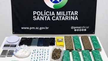 Mais de 6 quilos de drogas são apreendidos e moto furtada é recuperada em Chapecó