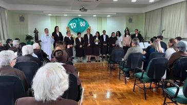 Diretora do HRSP participa de celebração que homenageou religiosas por até 80 anos de consagração