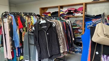Brechó da Casa da Acolhida oferece roupas de verão a partir de R$ 2 em Xanxerê