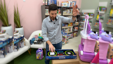 VÍDEO: Conheça o DJ Mixer, o novo brinquedo disponível na Histórias do Crescer!