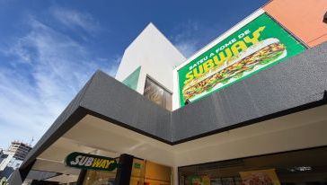 VÍDEO: A Luzia conheceu o Subway e já aproveitou o Dia do 30!
