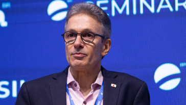 Romeu Zema participa de palestra em São Miguel do Oeste no dia 6 de abril