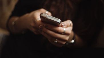 Justiça condena mulher a pagar R$ 20 mil por ofensas em redes sociais contra moradora de Concórdia
