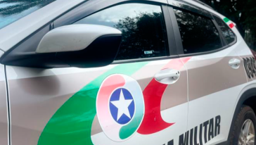 Mulher é presa por roubo e desacato em loja no Centro de Chapecó