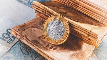 Salário mínimo poderá chegar a R$ 1.741 em 2027, projeta governo