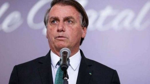 Bolsonaro recebe alta e passa a cumprir prisão domiciliar por 90 dias