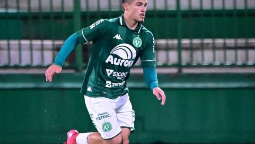 Kaue Arno, de Xanxerê, estreia no time profissional da Chapecoense