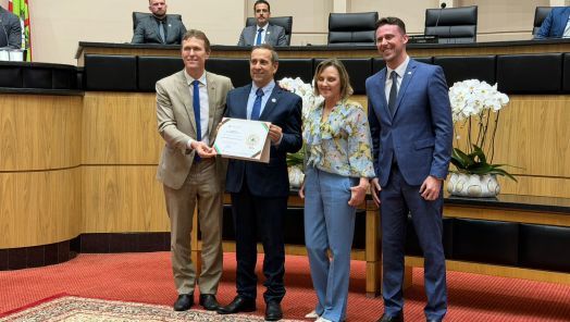 Alcaplas faz história em 2025 e conquista dupla vitória inédita em sustentabilidade e responsabilidade social em Santa Catarina