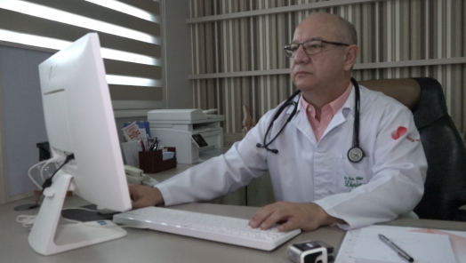 Dr. Diniz: mais de 20 anos dedicados à área da saúde em Xaxim