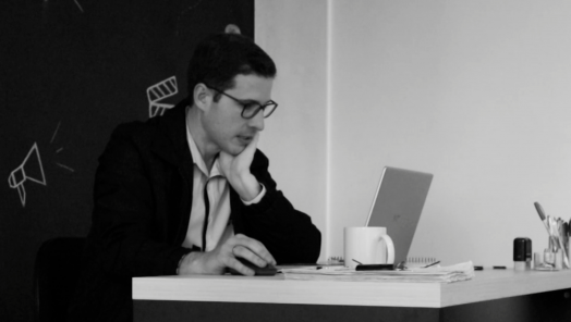 VÍDEO: Dia do Corretor - equipe do Canal Ideal faz trolagem com o Éderson Mores