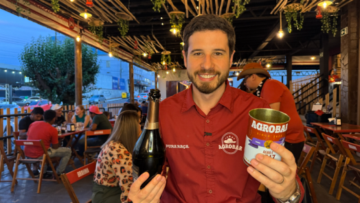 VÍDEO: no Agro Bar, a virada do dia 31 de dezembro é com espumante na lata e muita festa 