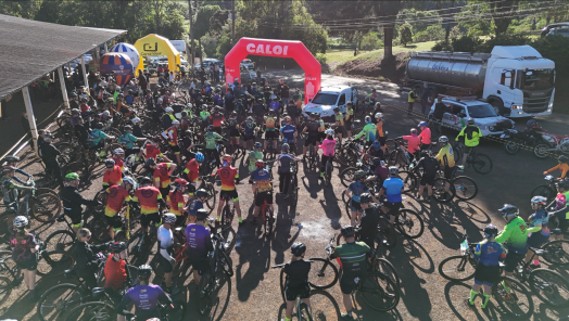 VÍDEO: Mais de 250 ciclistas encaram travessia de rio e subidas desafiadoras em Xanxerê!