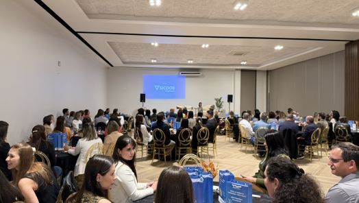 VÍDEO: 10ª edição do Encontro Empresarial destaca mudanças da NR1 e fatores psicossociais com apoio do Sicoob Credimoc