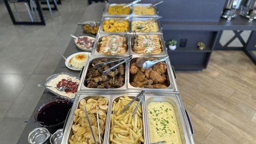 VÍDEO: Marmita completa com carne diferenciada é na Casadela Restaurante e Marmitaria!