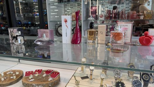 VÍDEO: a Óptica Pazini apresenta uma seleção especial de perfumes de alta qualidade para o Dia das Mães.