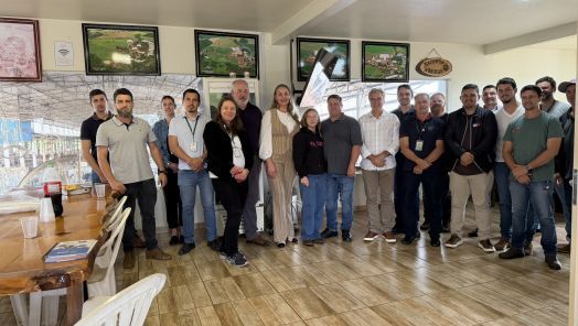  Crise do Leite: Deputada Daniela Reiner participa de reunião em Xanxerê para tratar do tema