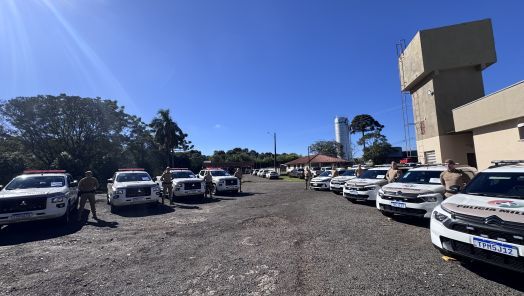 VÍDEO: Batalhões da PMSC de Xanxerê, Chapecó e Concórdia recebem viaturas e armamento