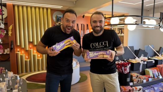 VÍDEO: o gigante da Milka chegou na Rada e já está chamando atenção