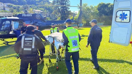 Aeronave da Polícia Civil realiza transferência aeromédica de idosa com suspeita de AVC 