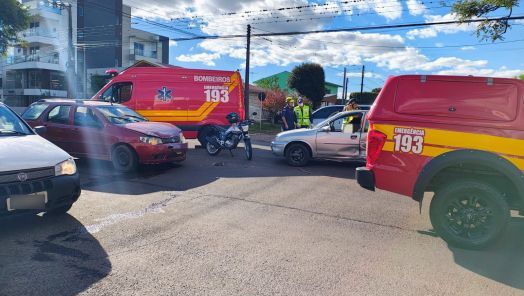 Mulher fica ferida após acidente de trânsito na Avenida Brasil, em Xanxerê 
