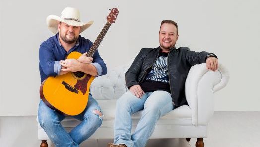 Beto & Julio celebram 20 anos de carreira com gravação de DVD em Xaxim