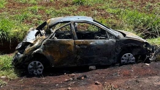 Duas pessoas morrem após saída de pista seguida de incêndio em Ipuaçu