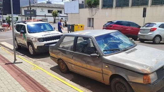 Veículo com R$ 15 mil em débitos e irregularidades é removido em Xanxerê