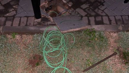 Homem é preso após furtar fiação elétrica de praça pública em Chapecó